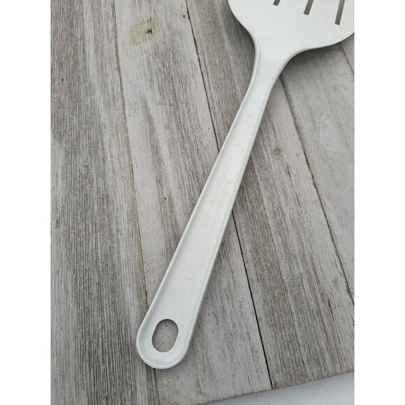 Tailor Made #1 Wide Slotted Spatula Turner Flipper White Nylon Plastic 11 3/4" - Picture 6 of 8
